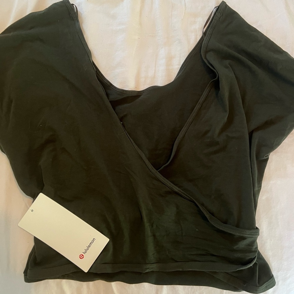 NWT Lululemon top